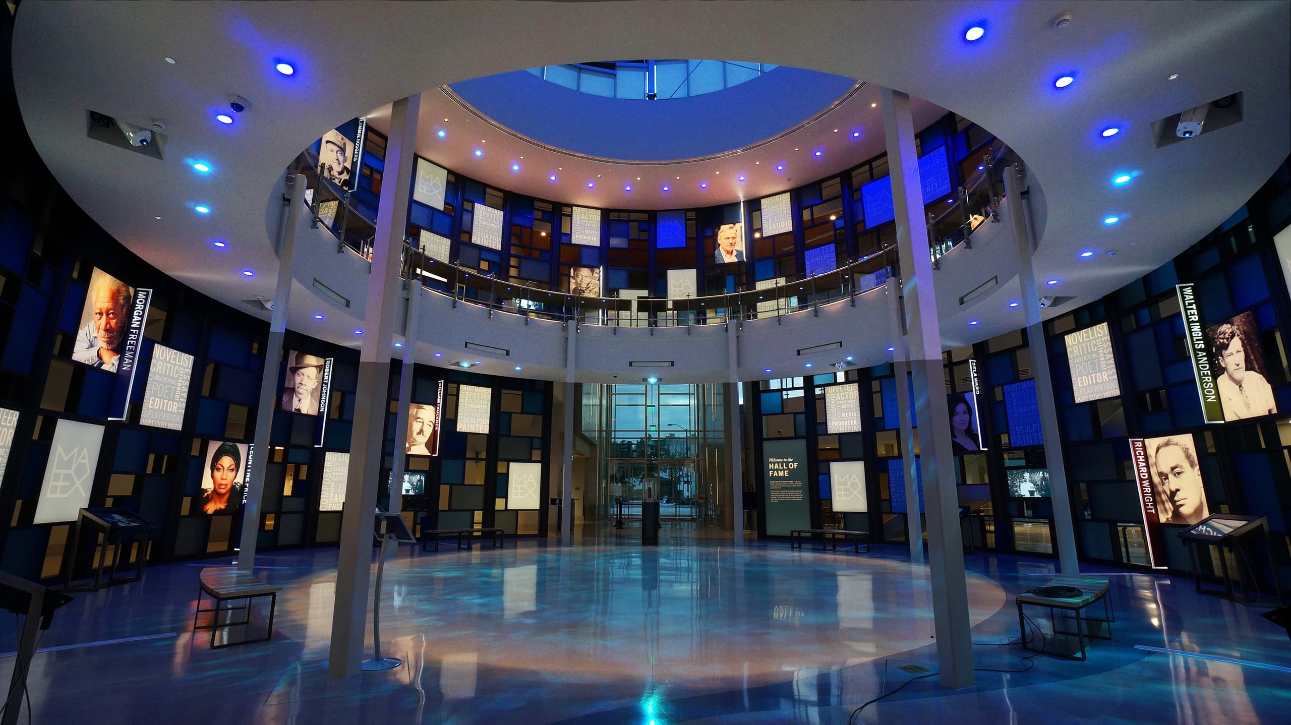 MAEEX_02_available-light_museum