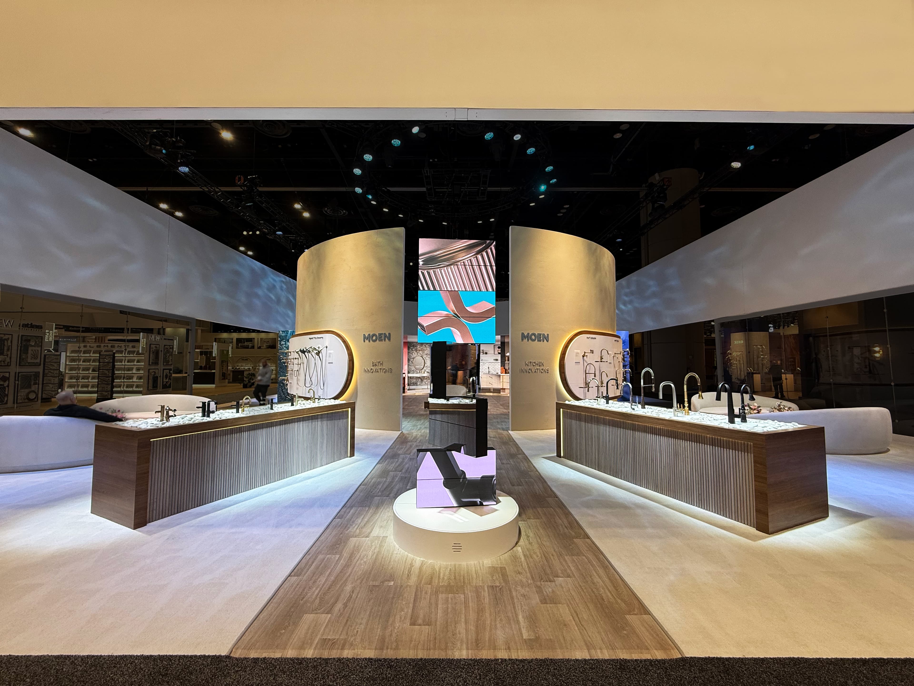 MOEN-03-available-light-tradeshow