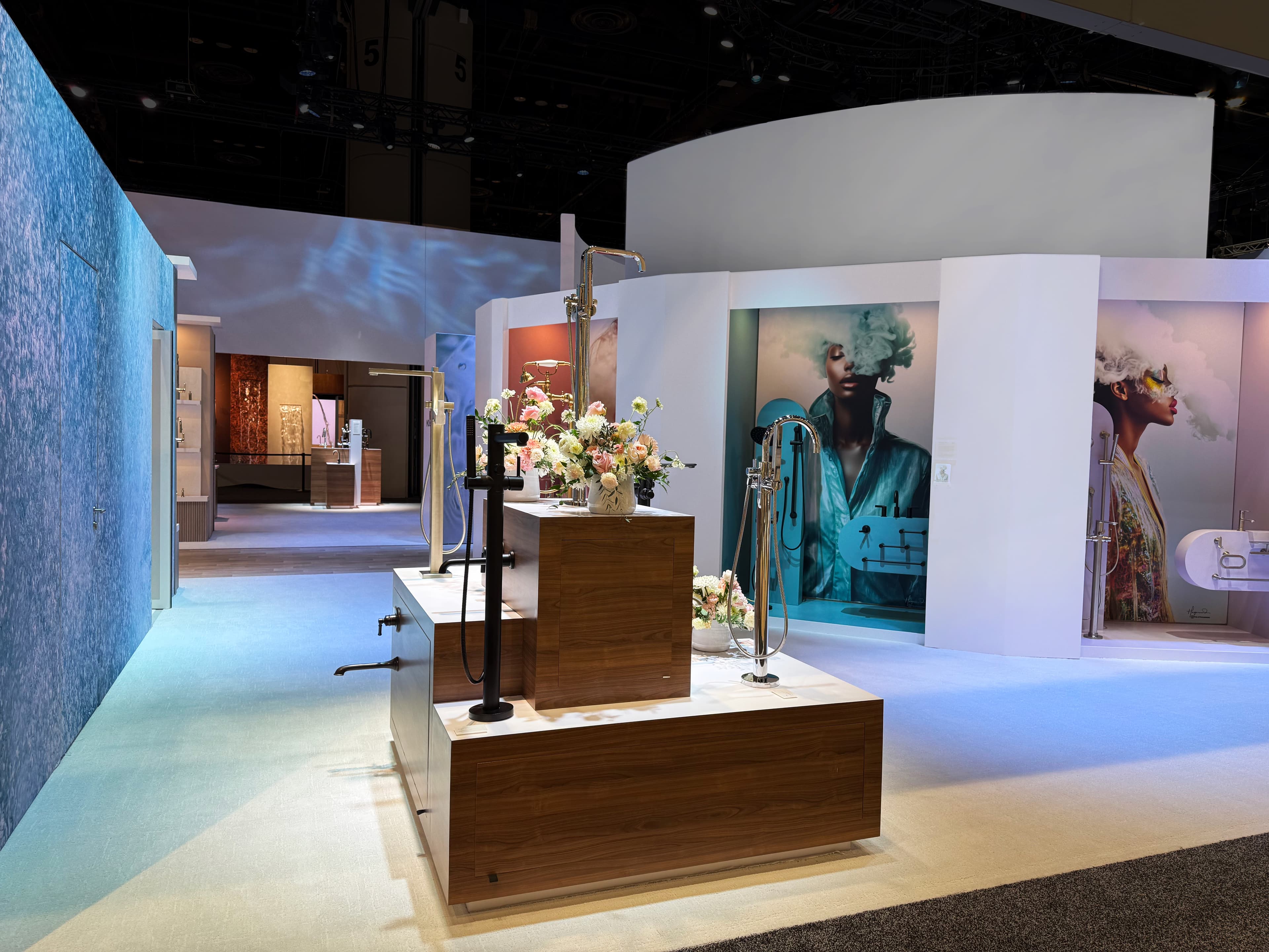 MOEN-07-available-light-tradeshow
