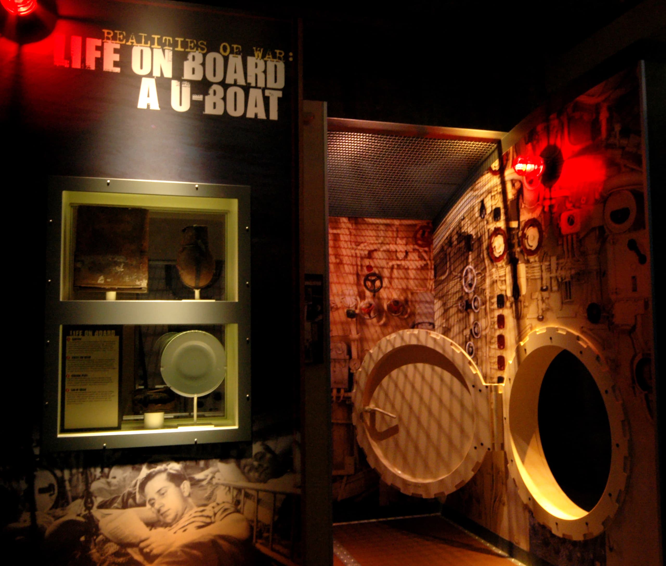 U505_06_available-light_museum