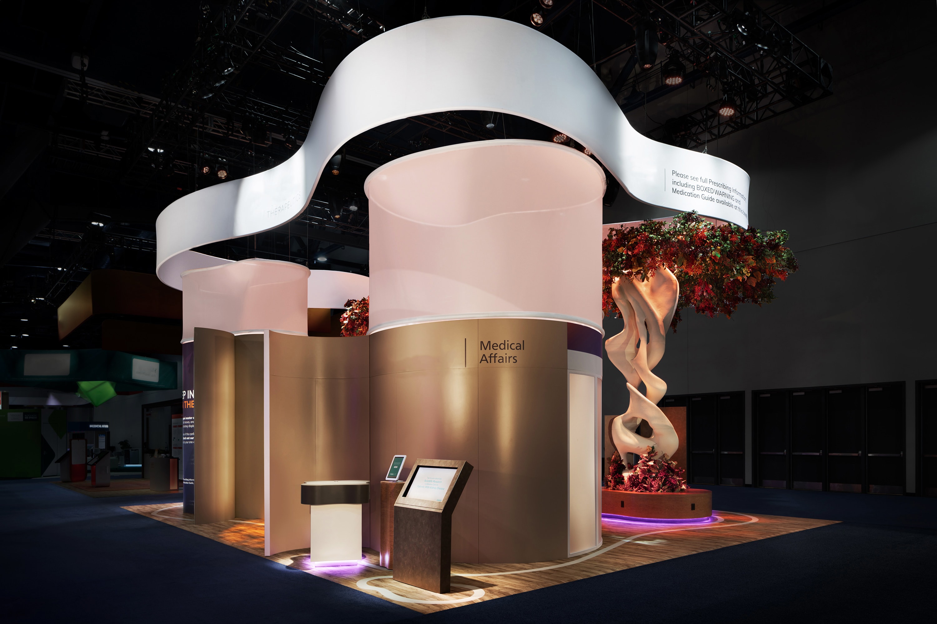 AKEBIA-06-available-light-tradeshow