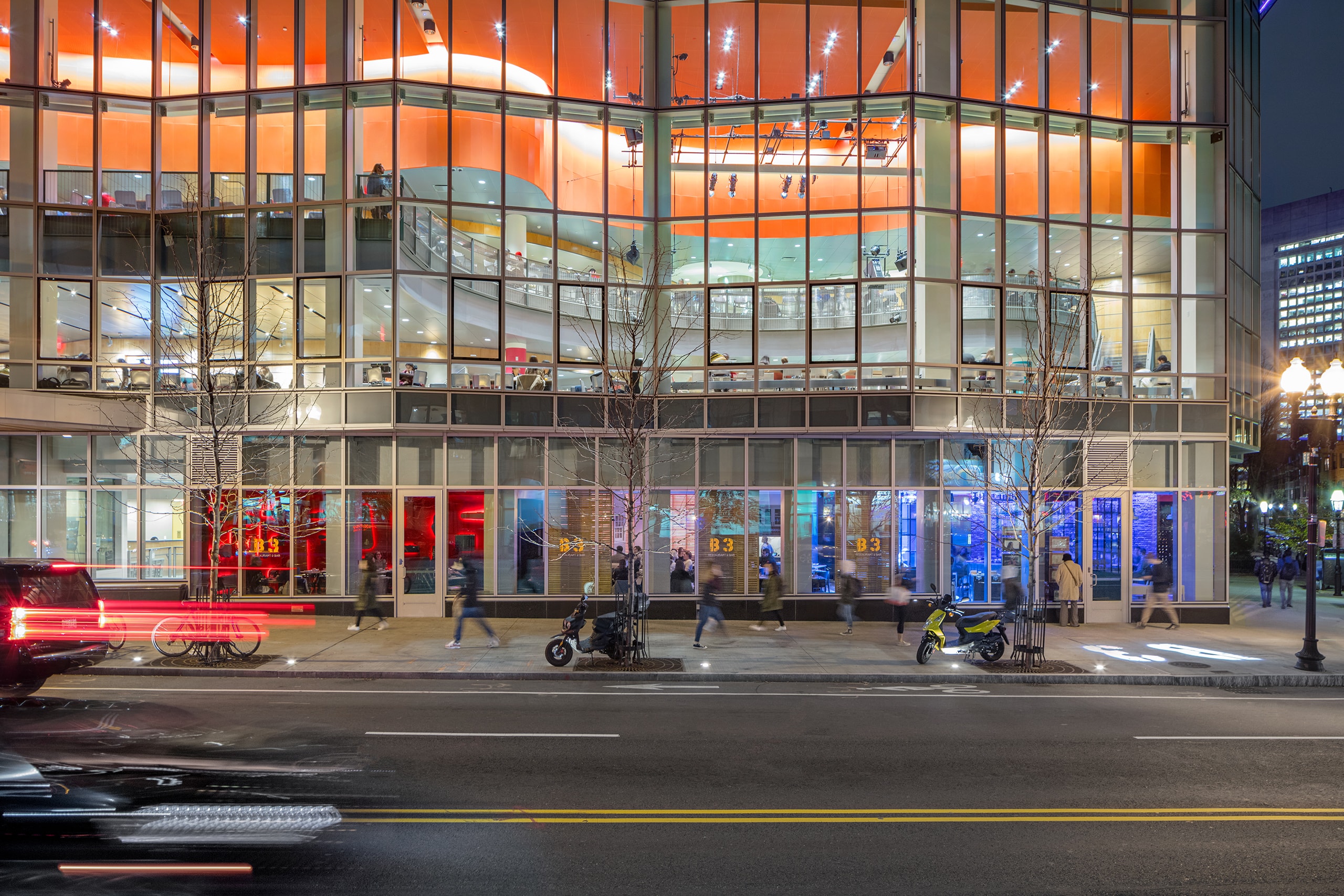 B3_04_available-light_architecture