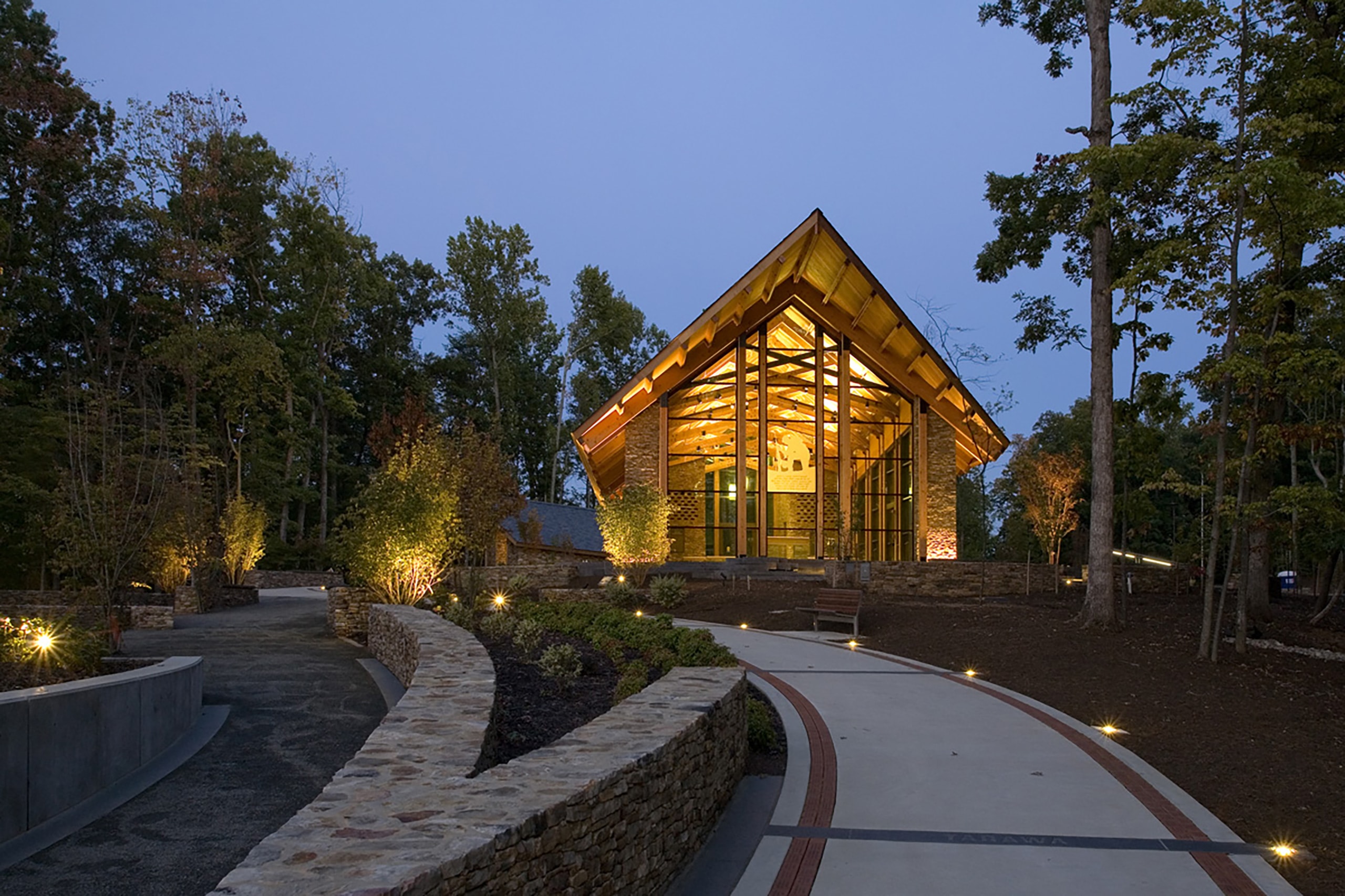 Chapel_03_available-light_architecture