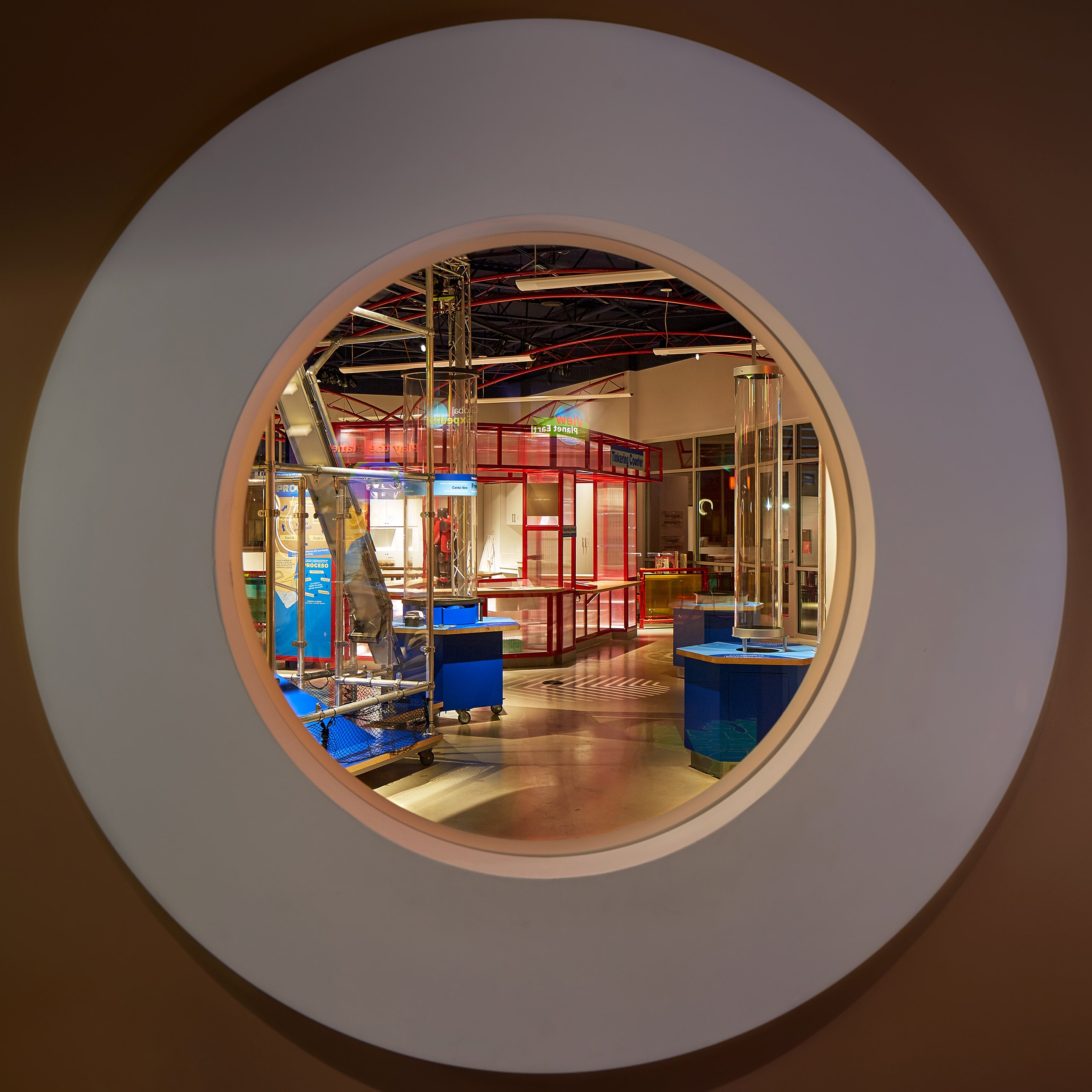 DoSeum_01_available-light_museum