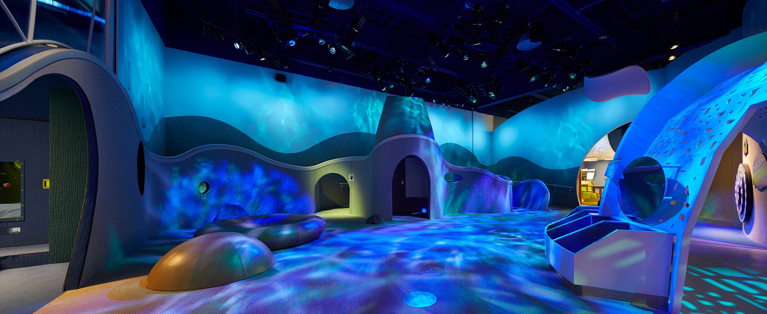 DoSeum_03_available-light_museum