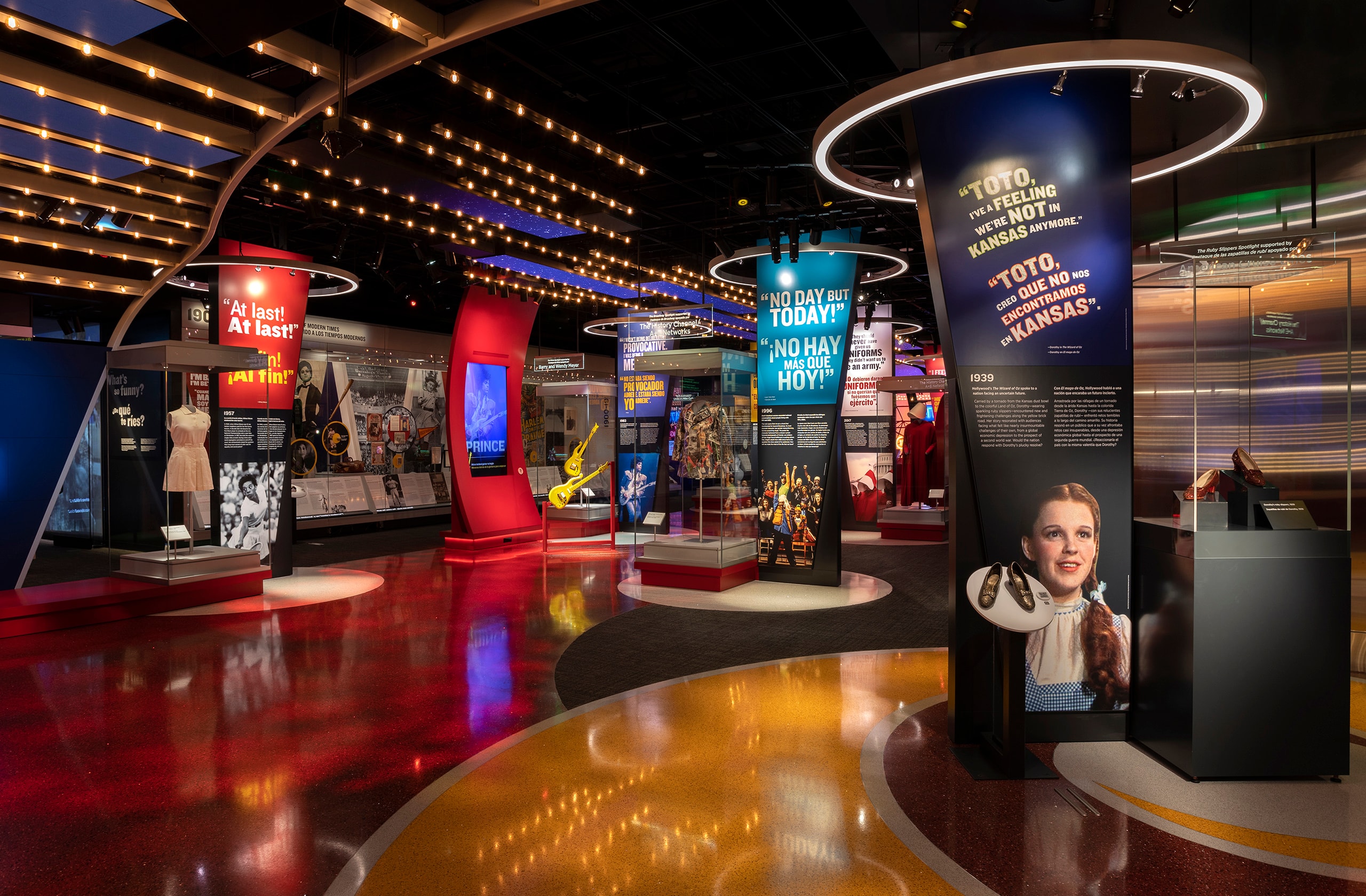 EntNat_01_available-light_museum