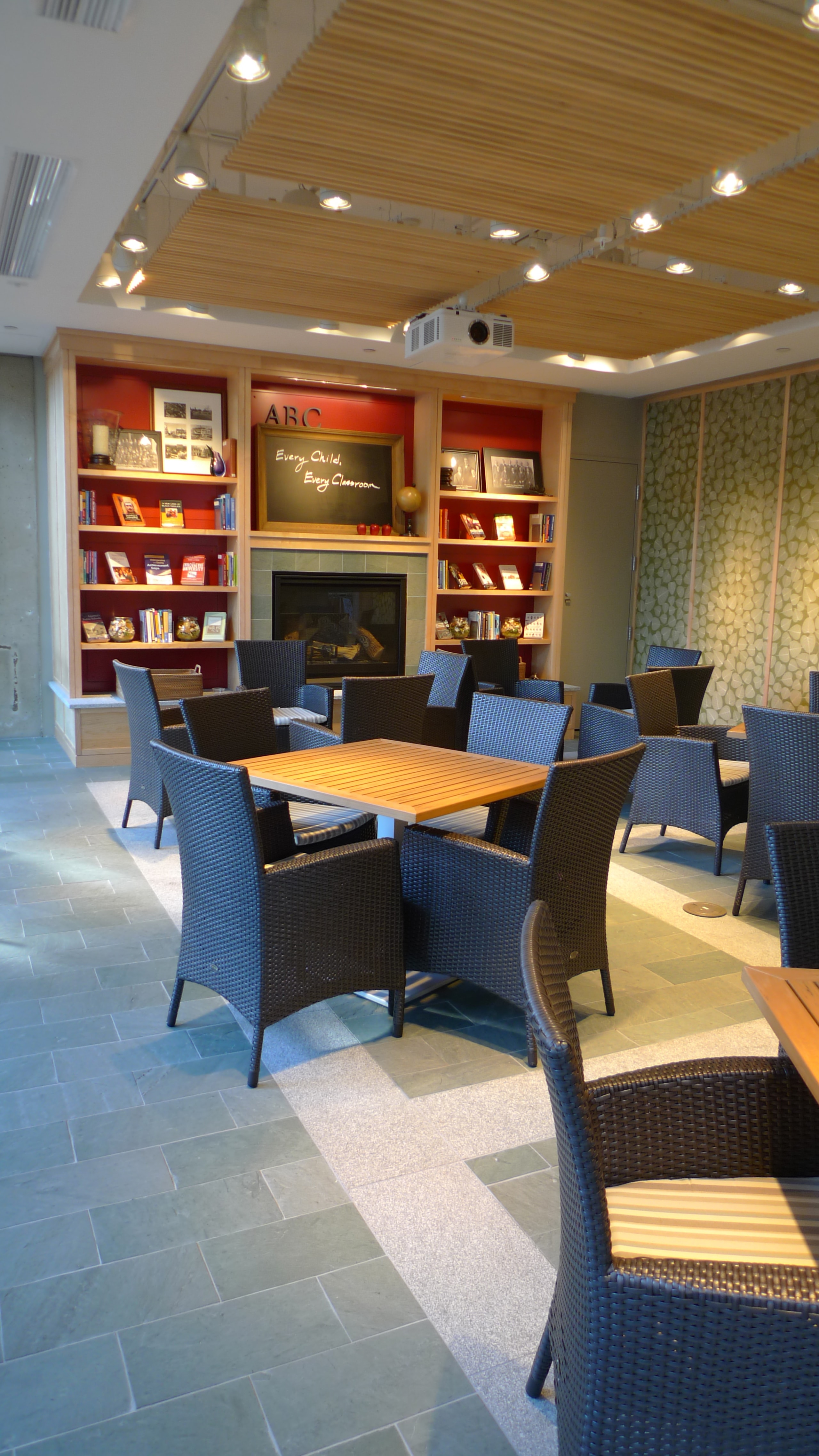 Gutman_05_available-light_architecture