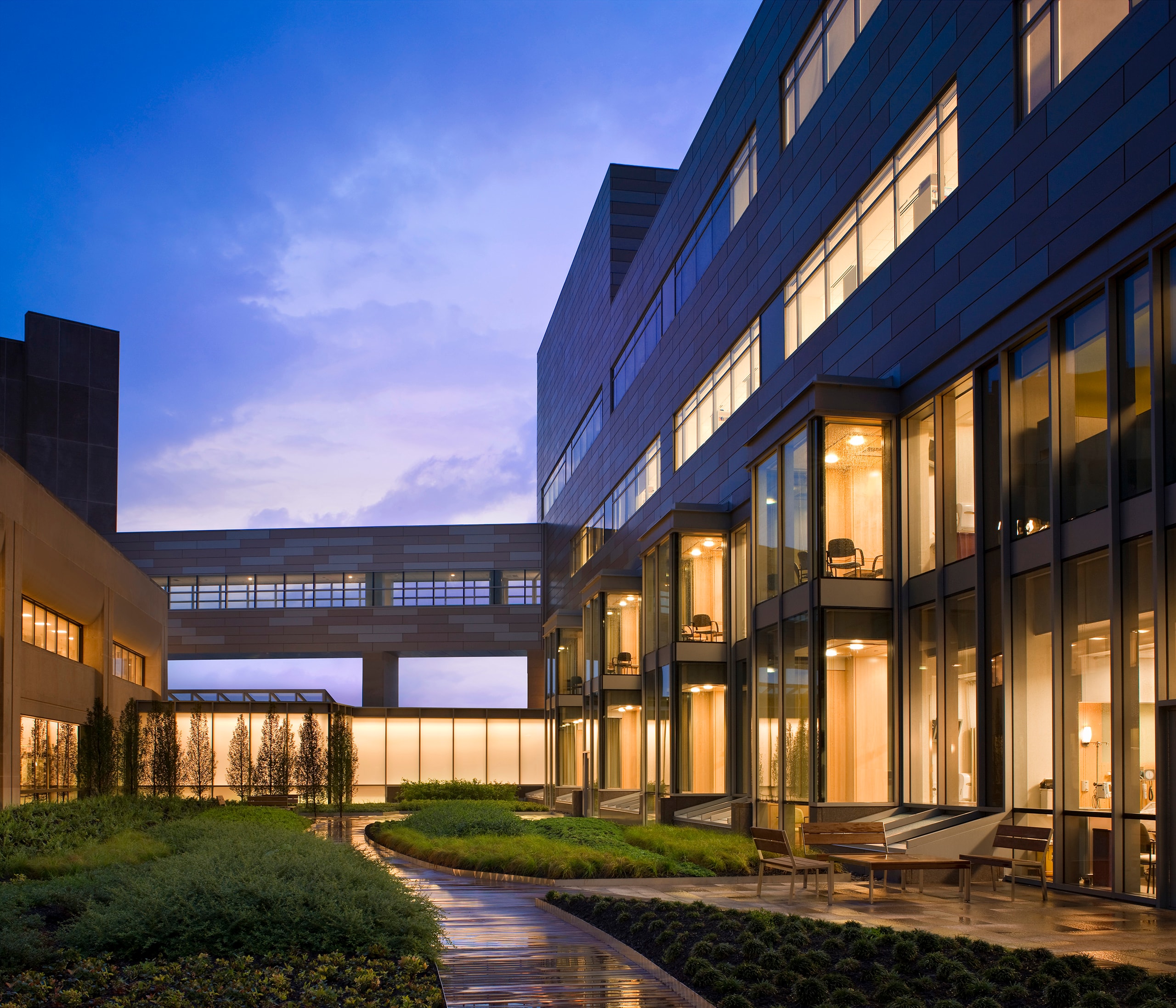 Hershey_04_available-light_architecture