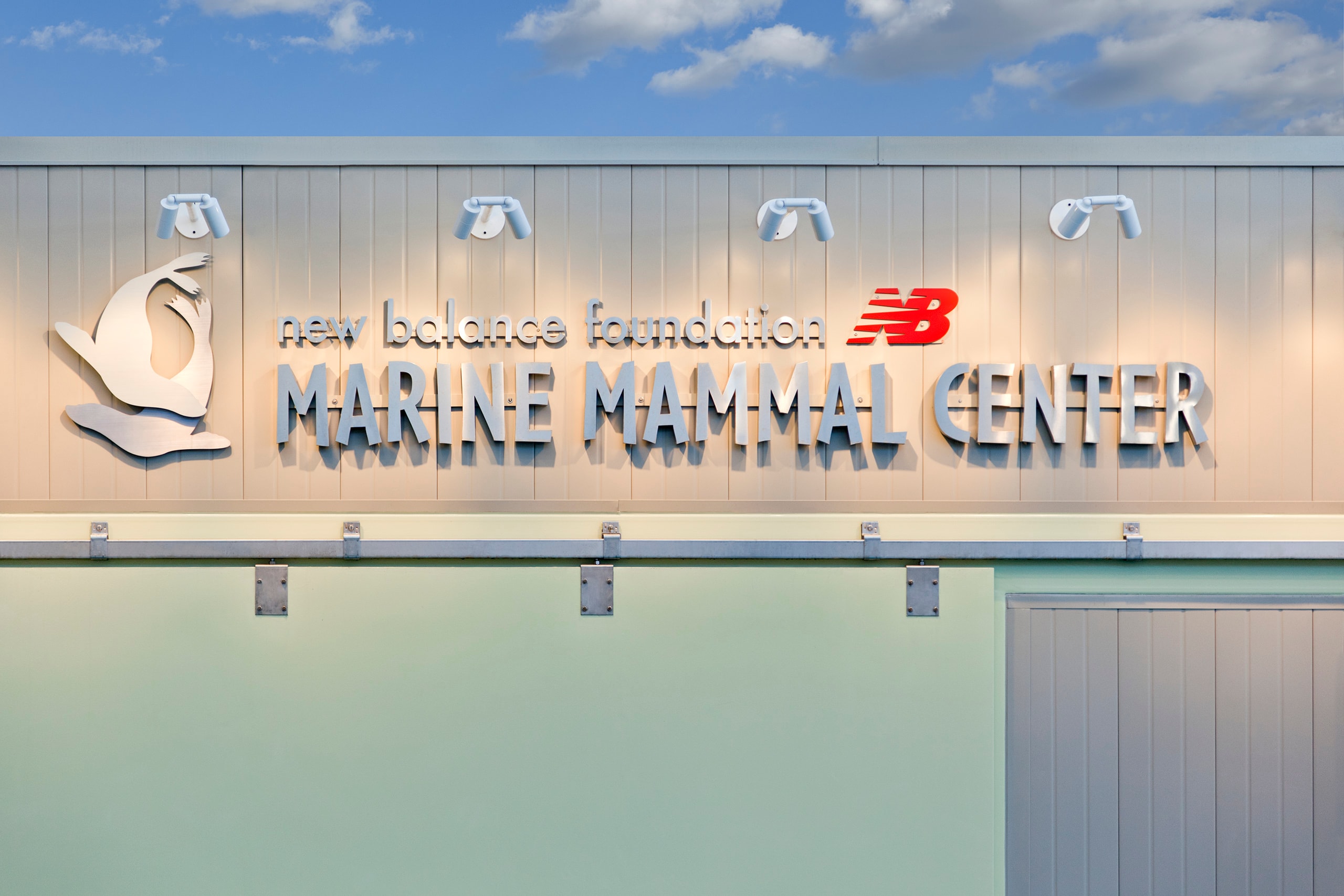 Mammals_04_available-light_architecture