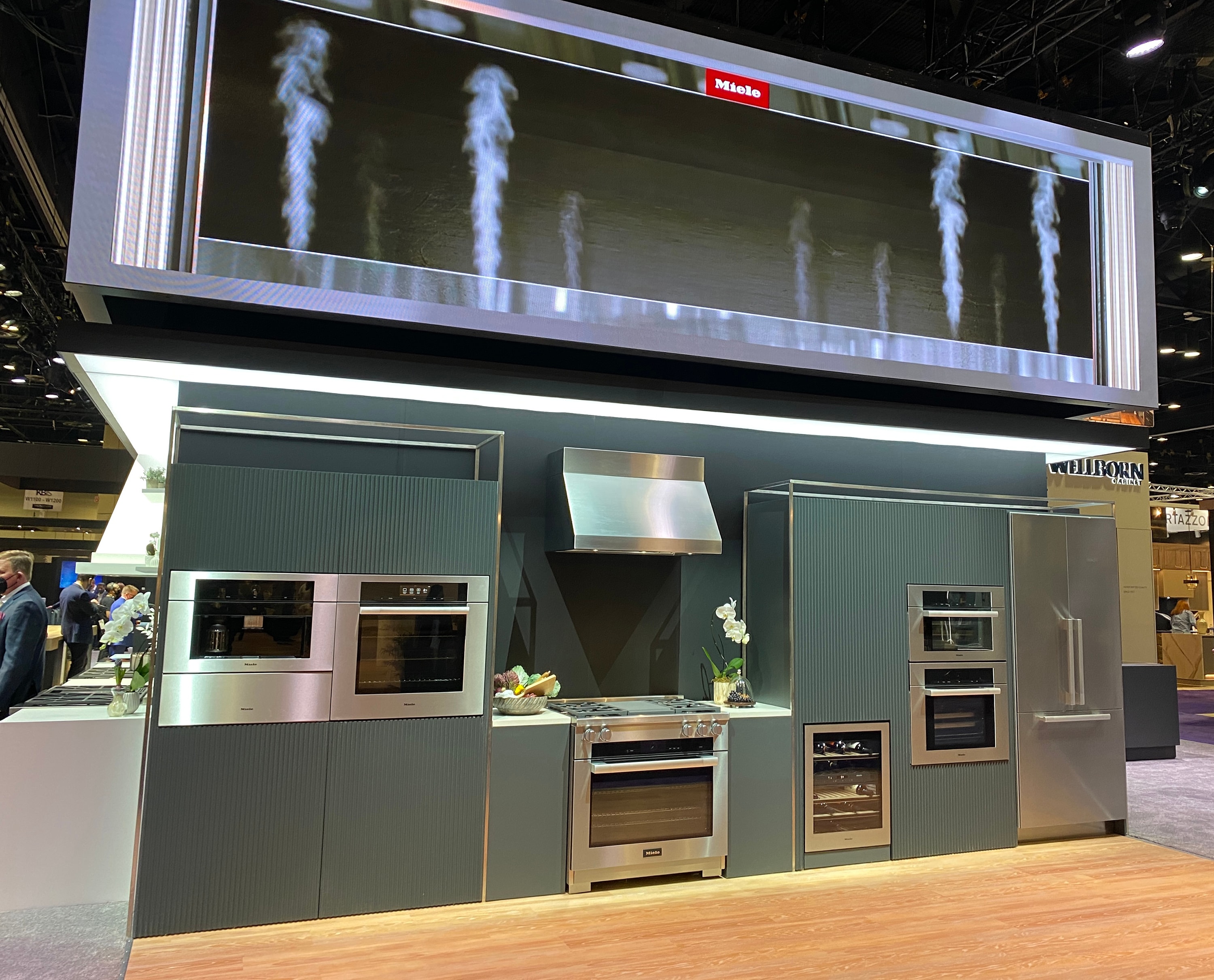 Miele_05_available-light_trade-show