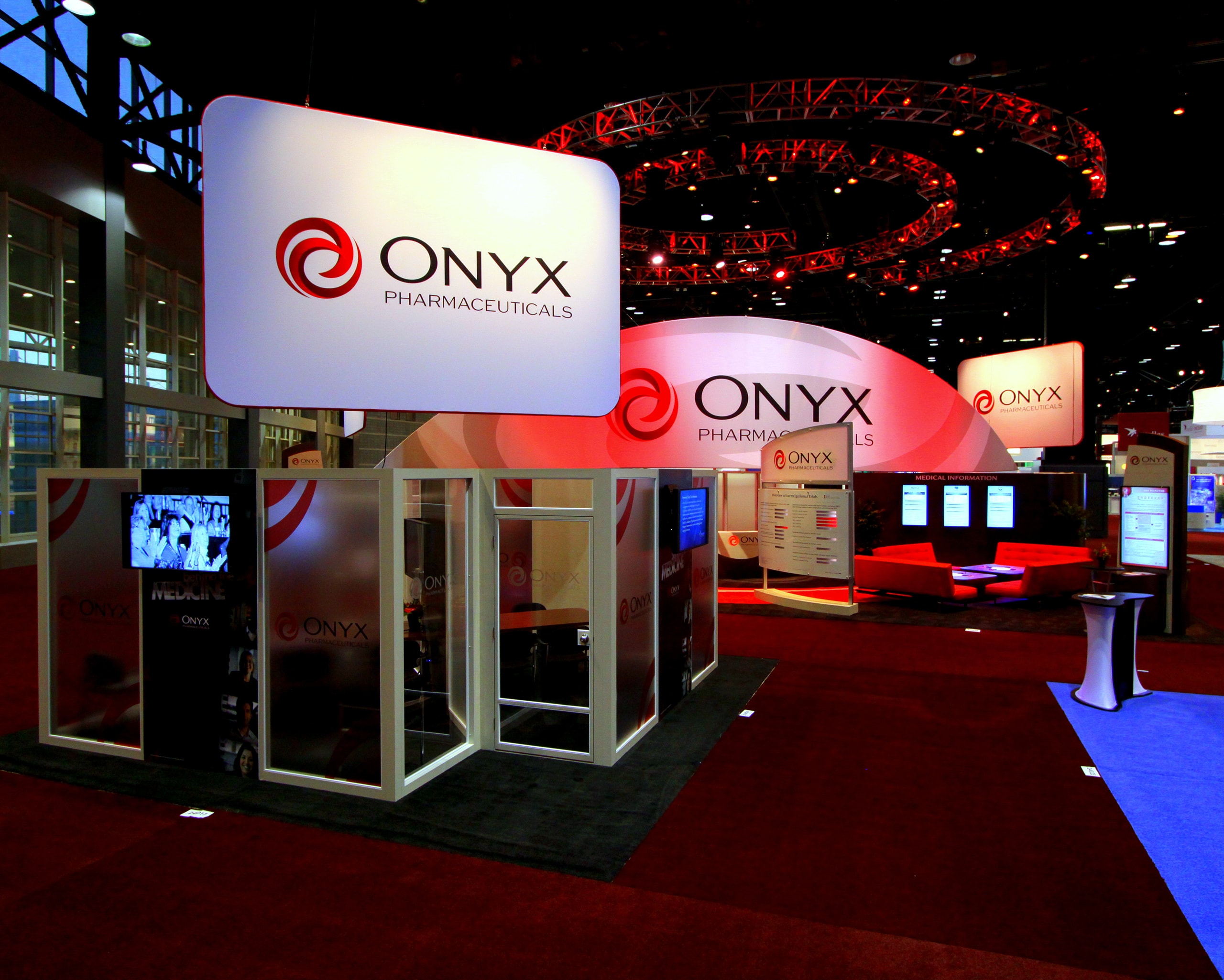 Onyx_01_available-light_trade-show