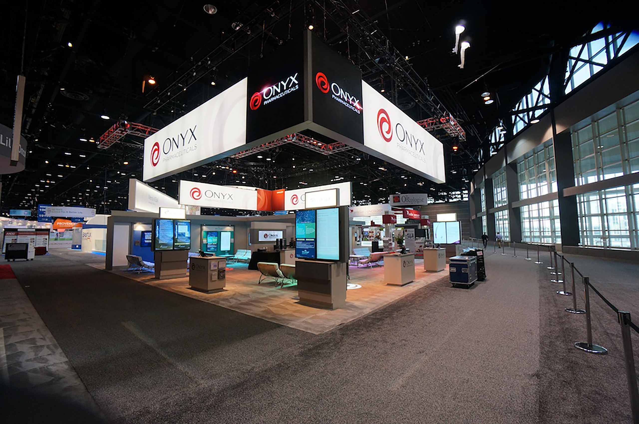 Onyx_02_available-light_trade-show