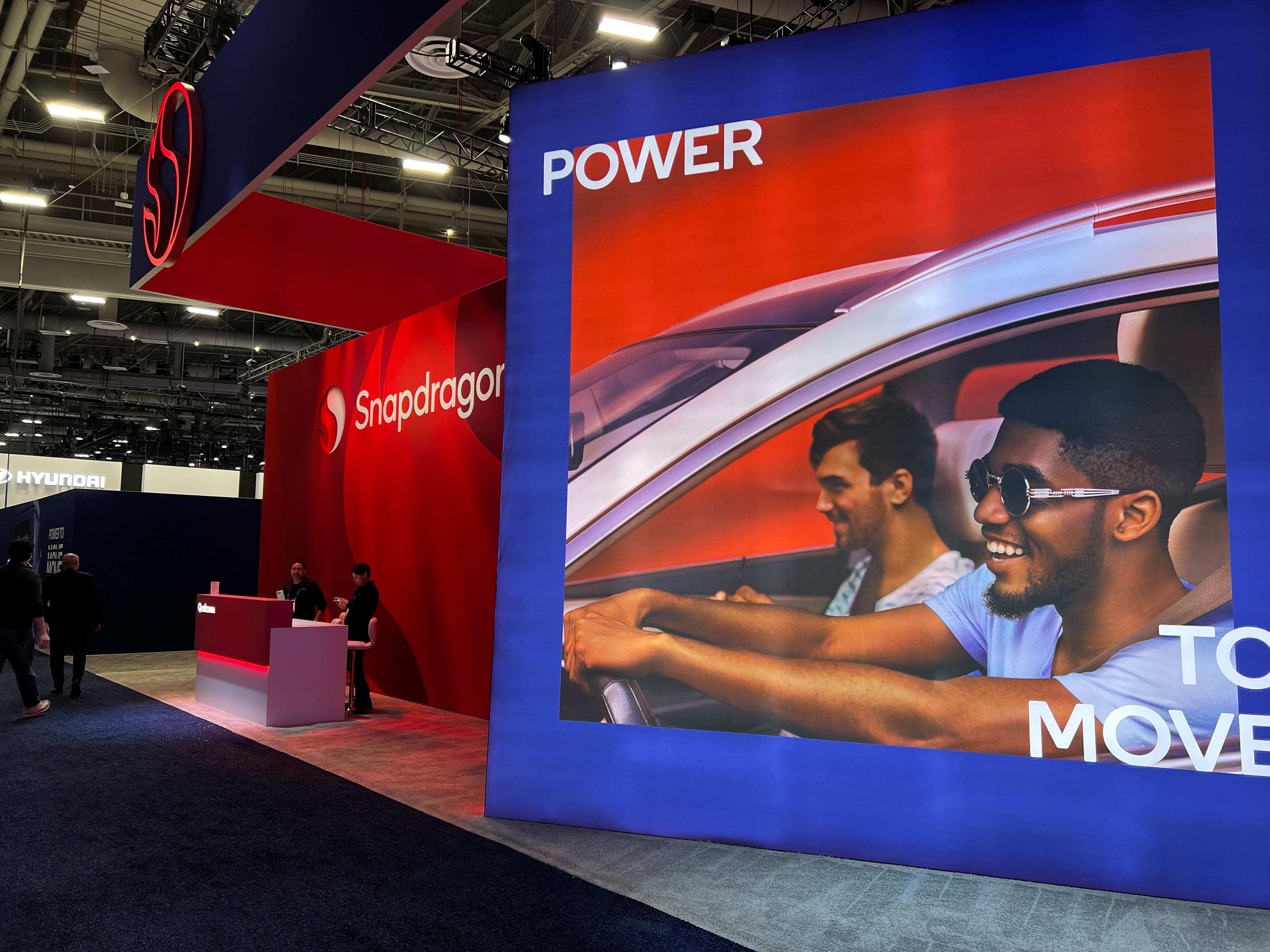 Qualcomm_03_available-light_trade-show