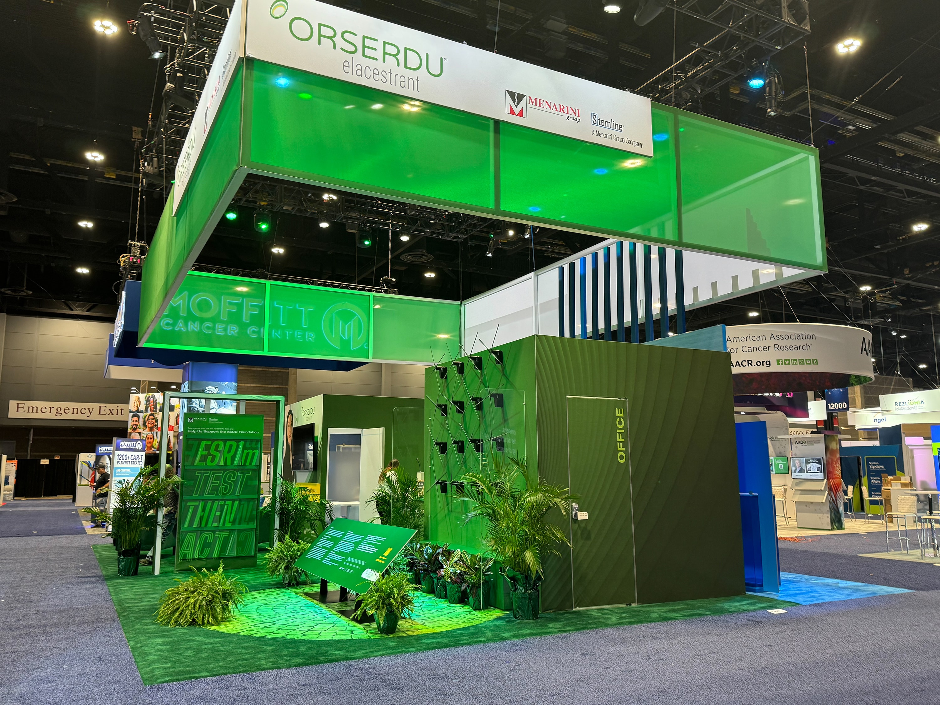 Stemline_08_available-light_trade-show