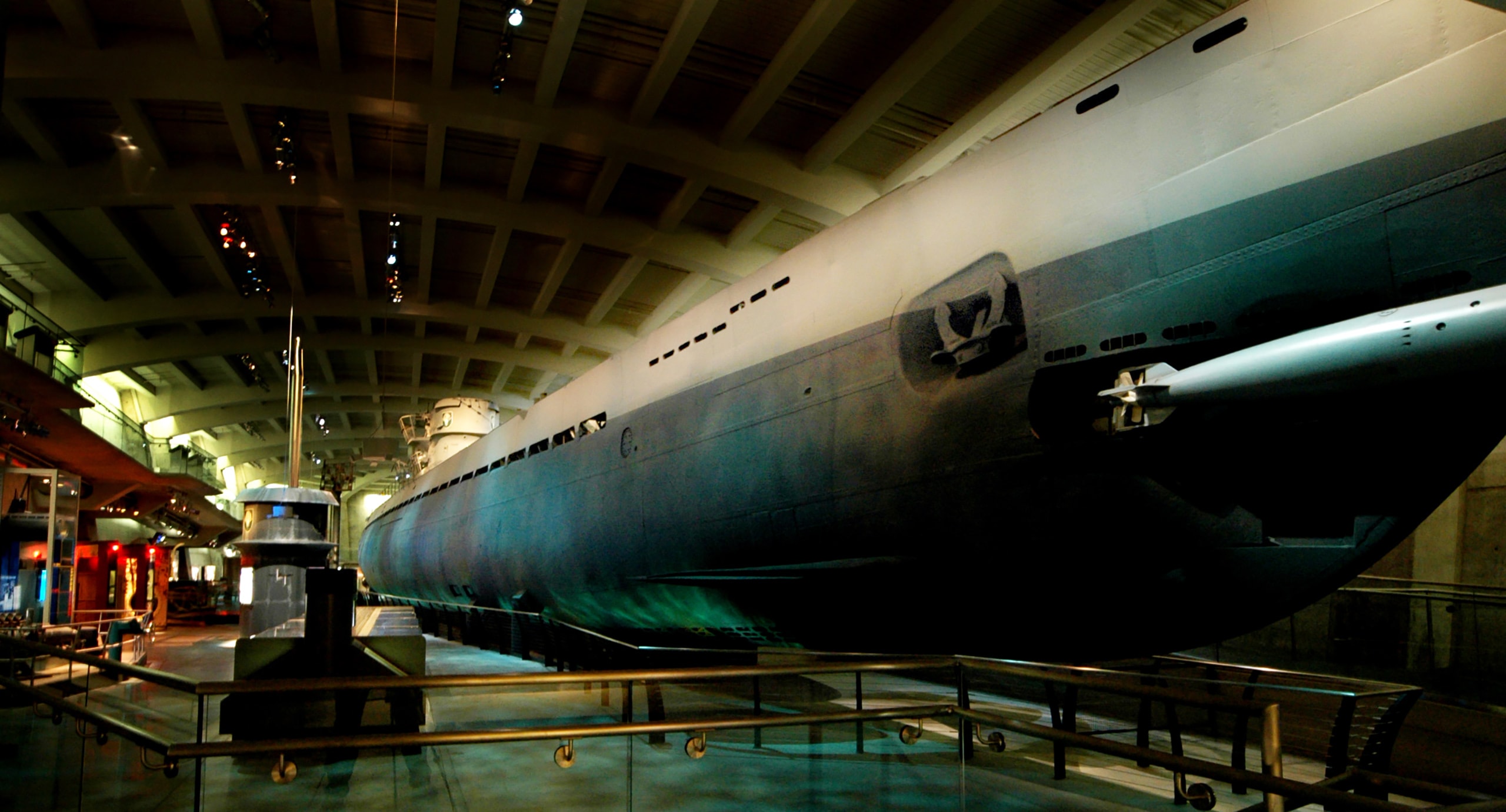 U505_01_available-light_museum