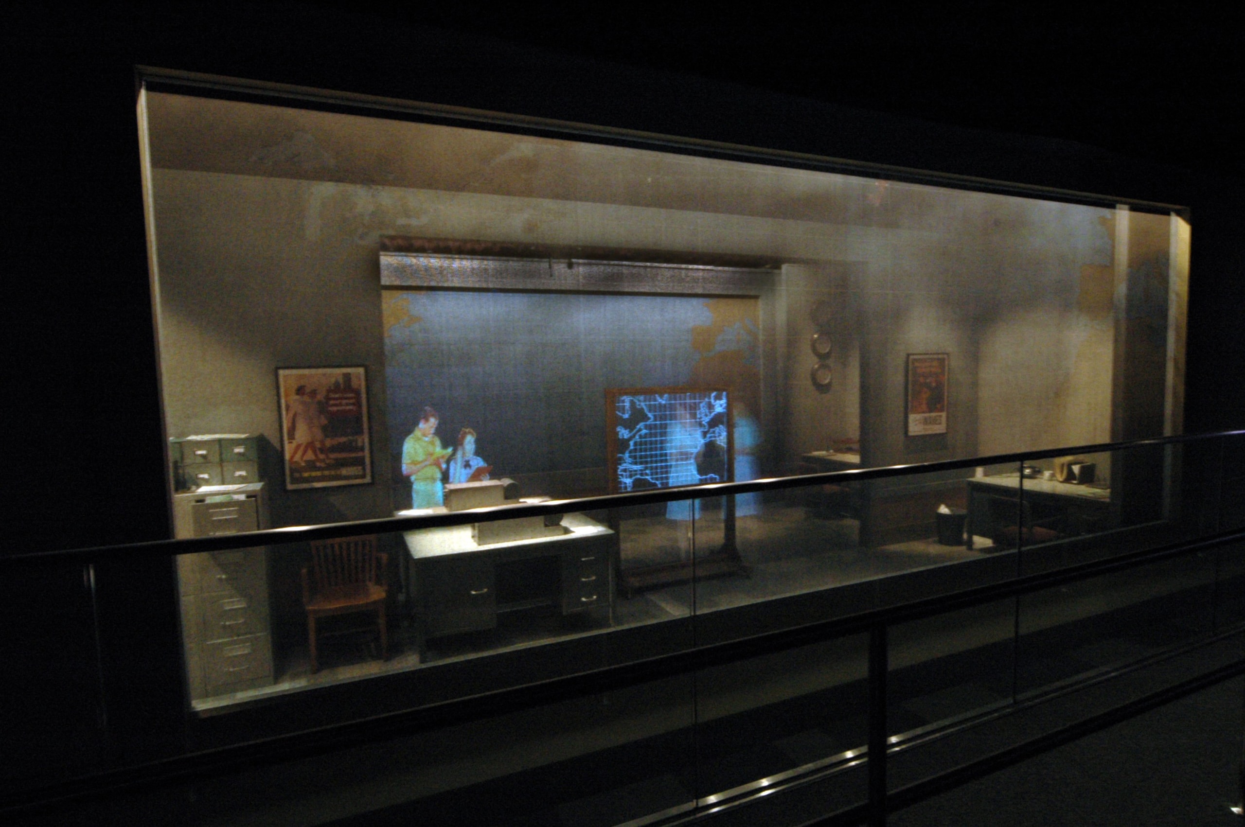 U505_05_available-light_museum