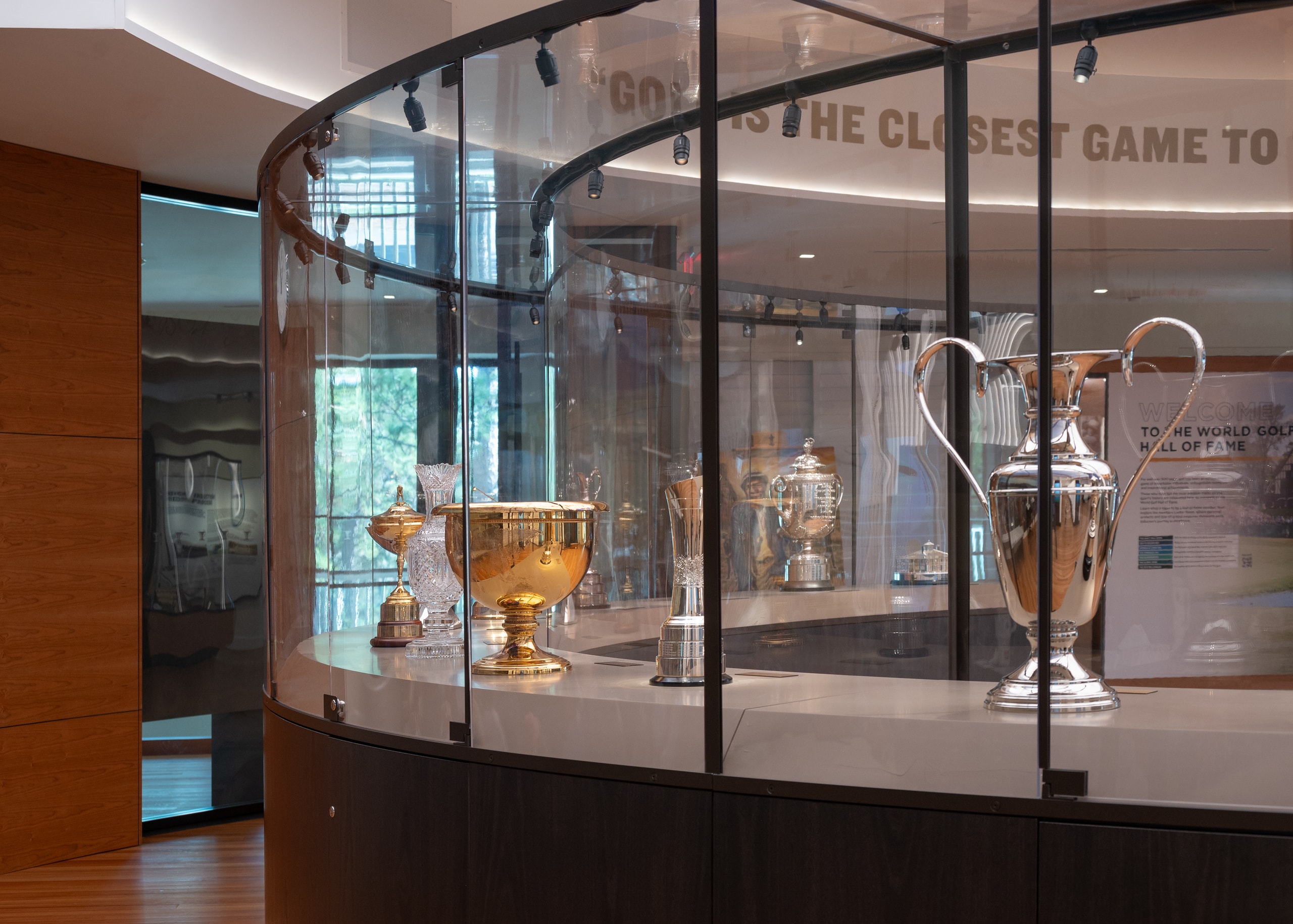 USGA_07_available-light_museum