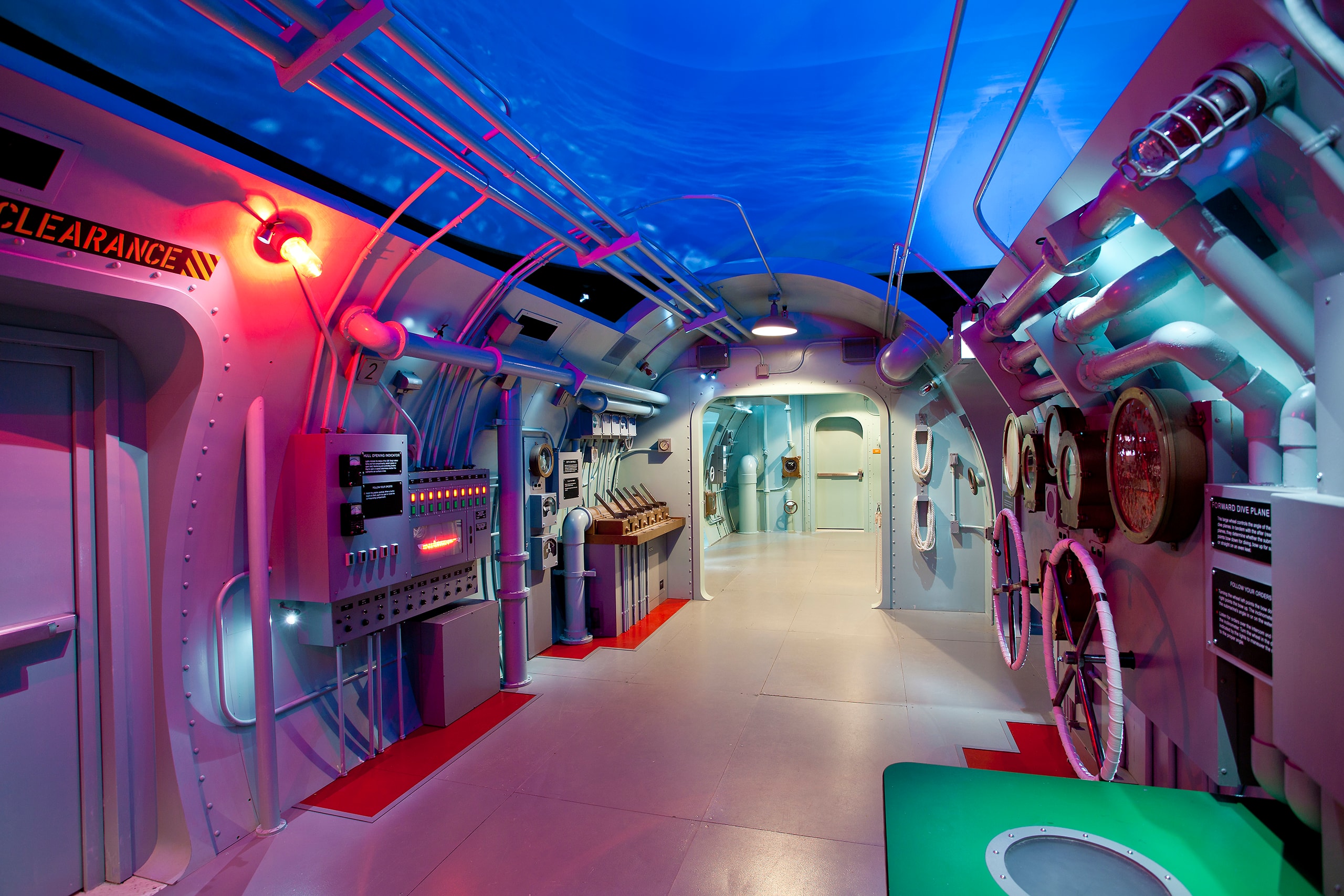 WWII-USF_05_available-light_museum