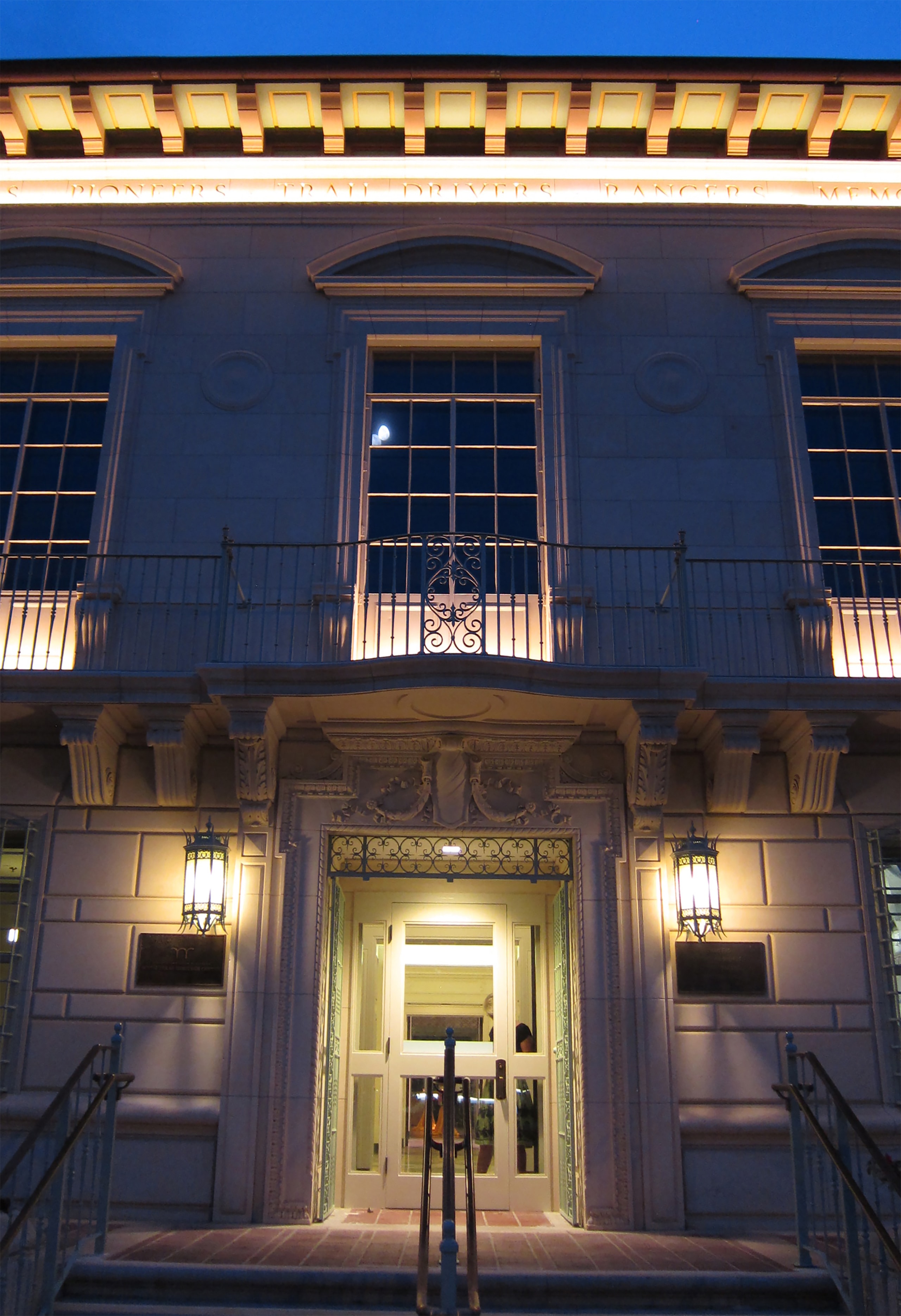 Witte_04_available-light_architecture