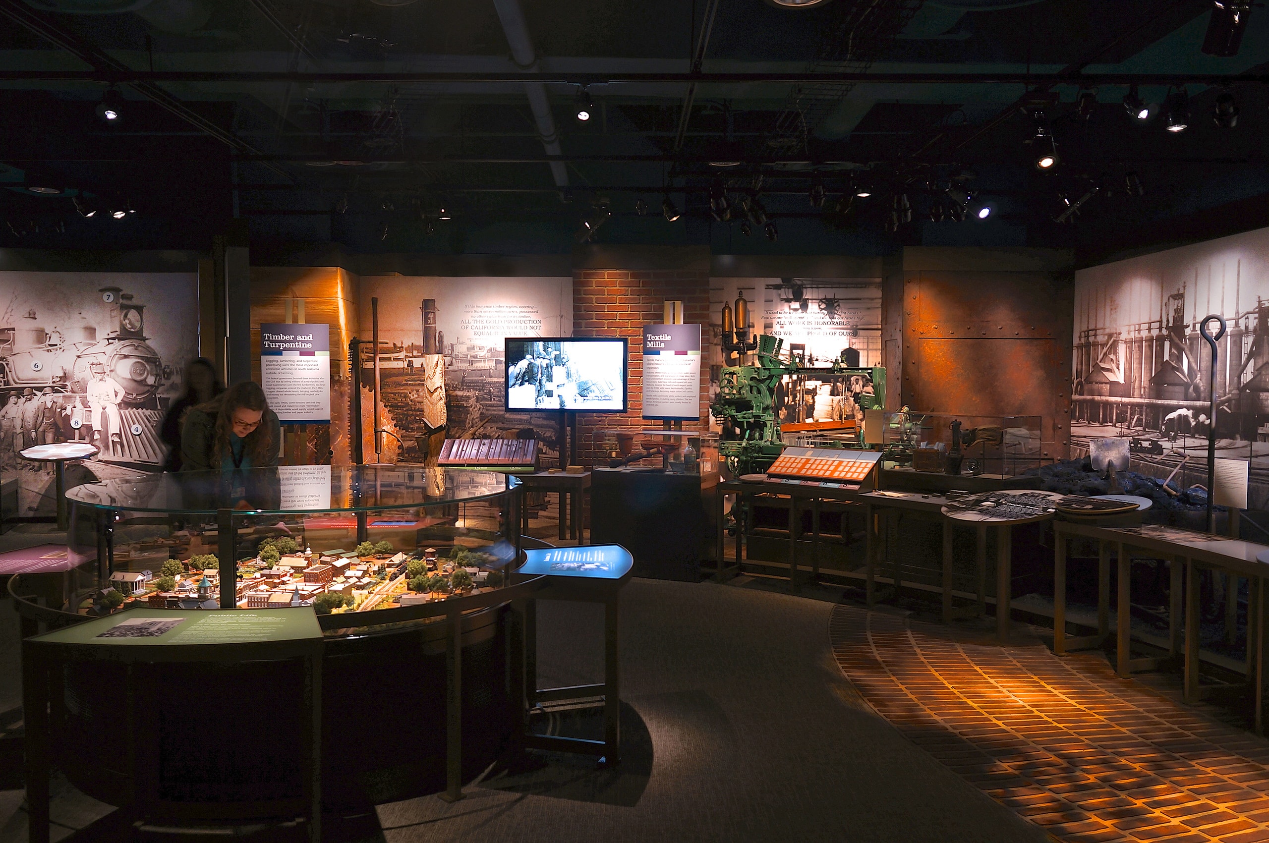 AlabamaVoices_03_available-light_museum AlabamaVoices_03_available-light_museum