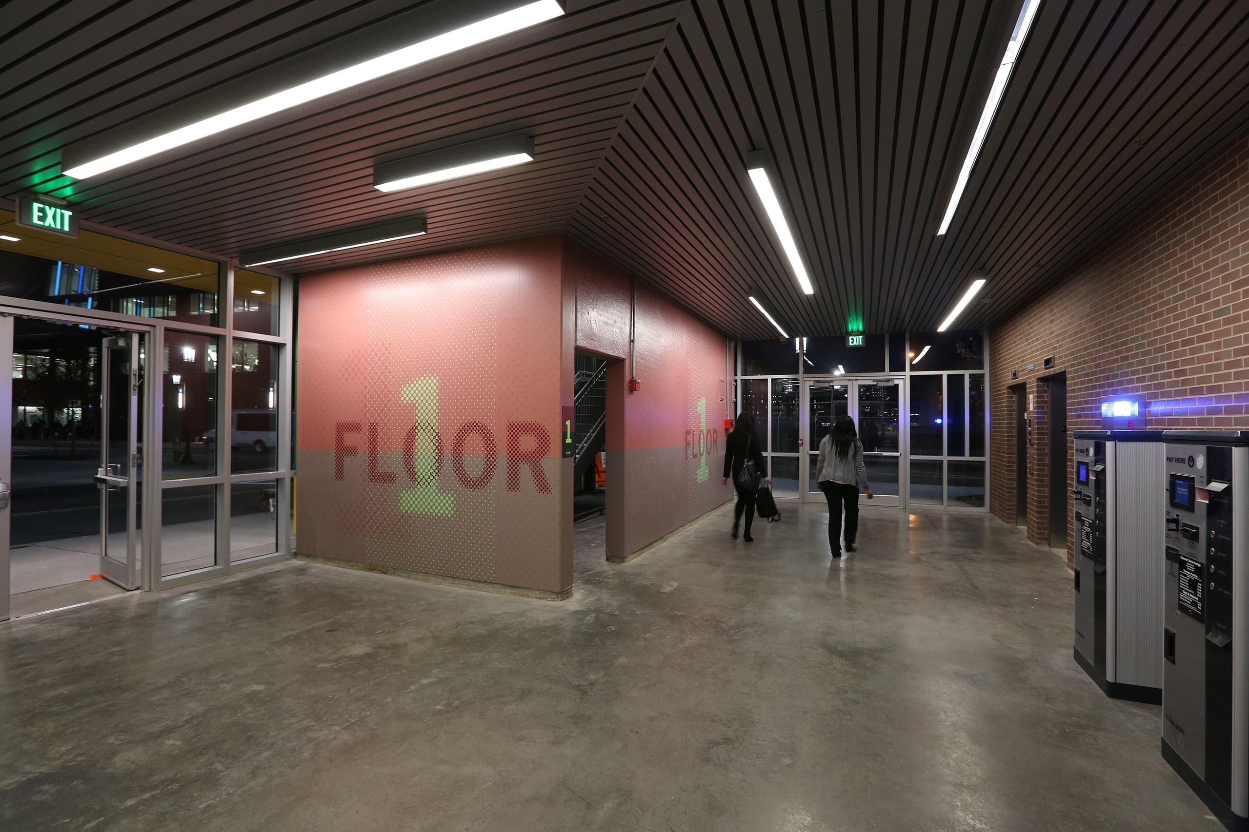 ChannelCenter_03_available-light_architecture ChannelCenter_03_available-light_architecture