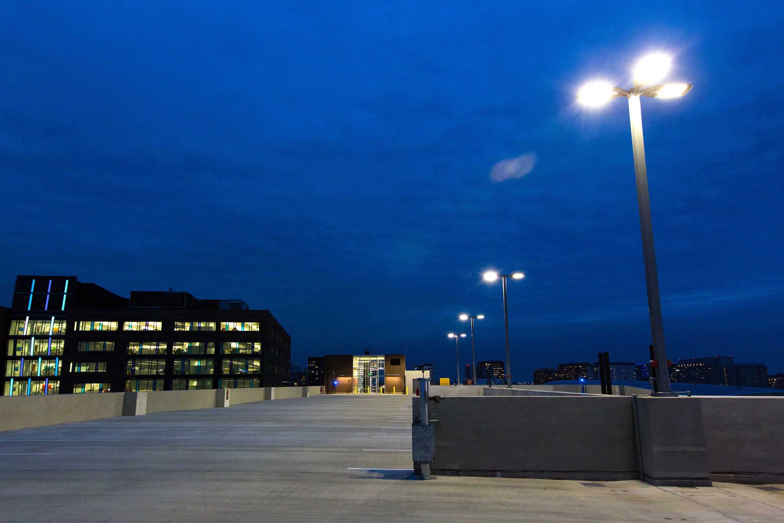 ChannelCenter_04_available-light_architecture ChannelCenter_04_available-light_architecture