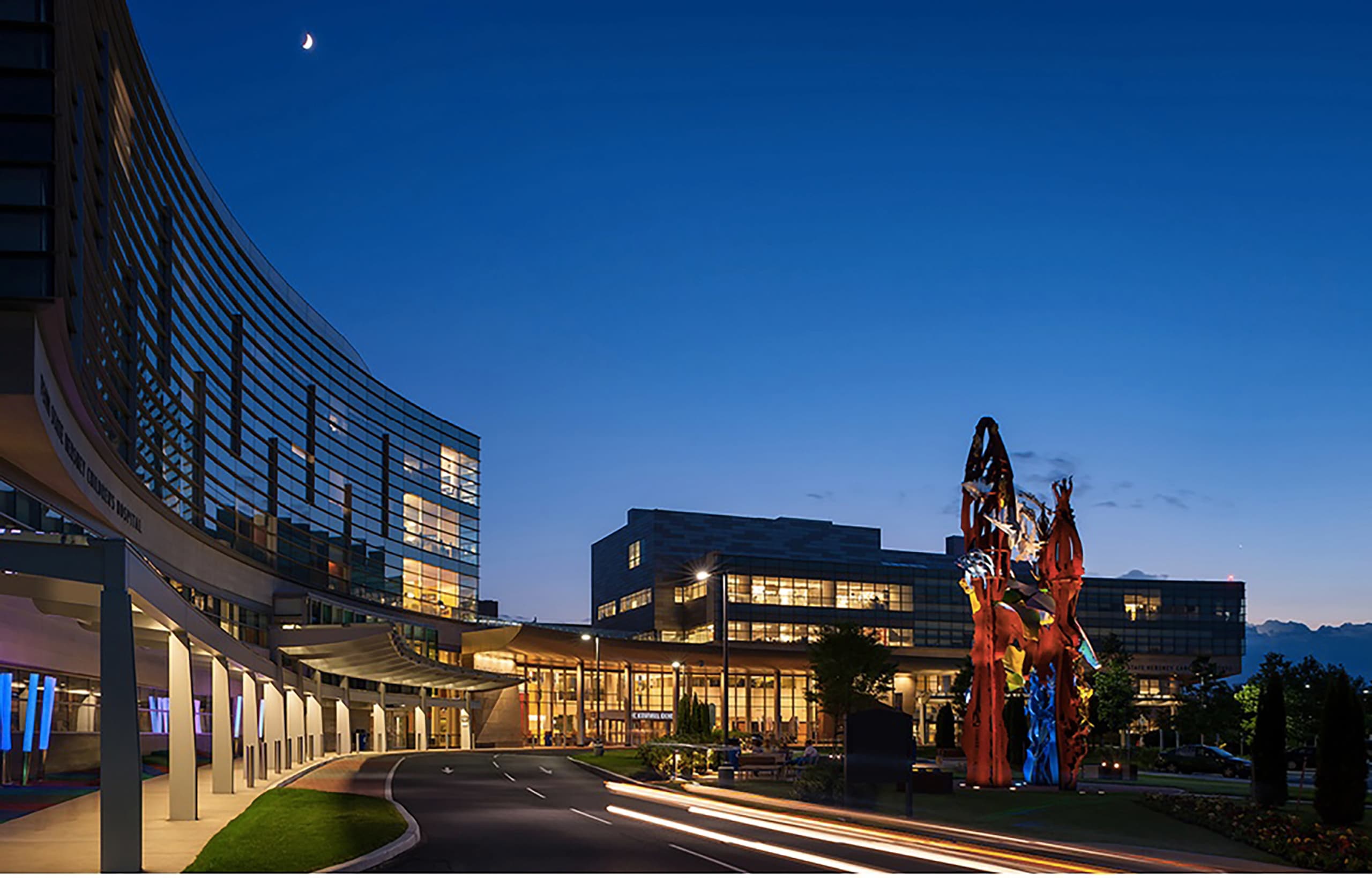 HersheyHospital_05_available-light_architecture HersheyHospital_05_available-light_architecture