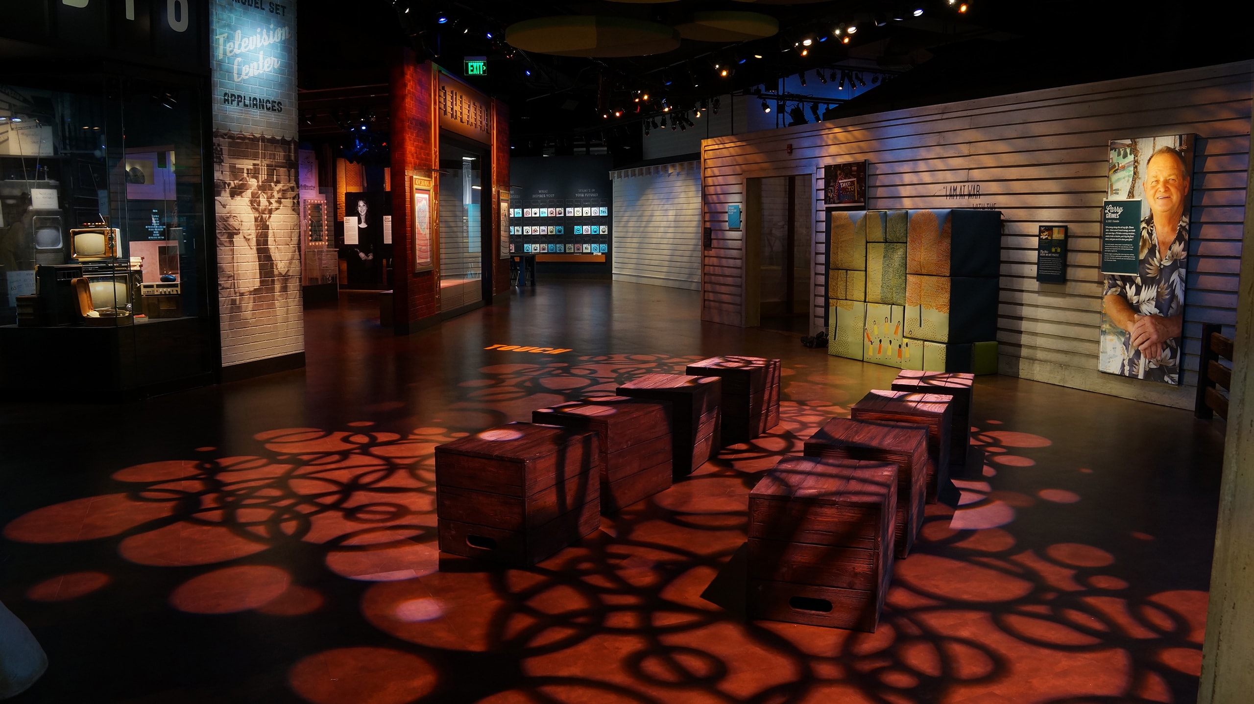 MAEEX_04_available-light_museum MAEEX_04_available-light_museum