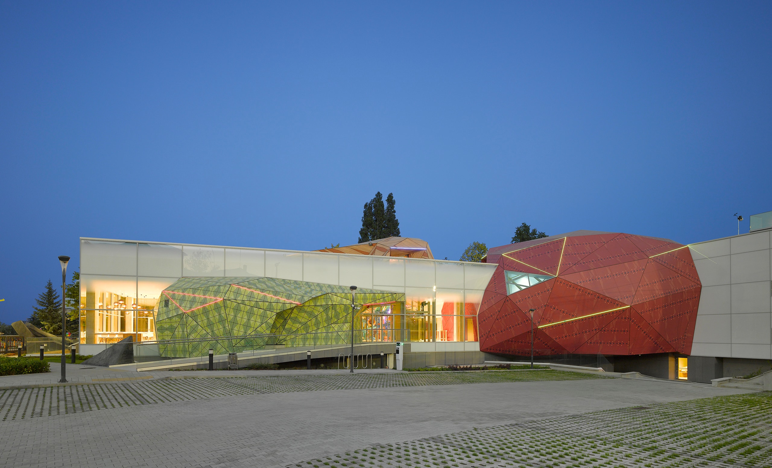 Muzeiko_02_available-light_museum Muzeiko_02_available-light_museum