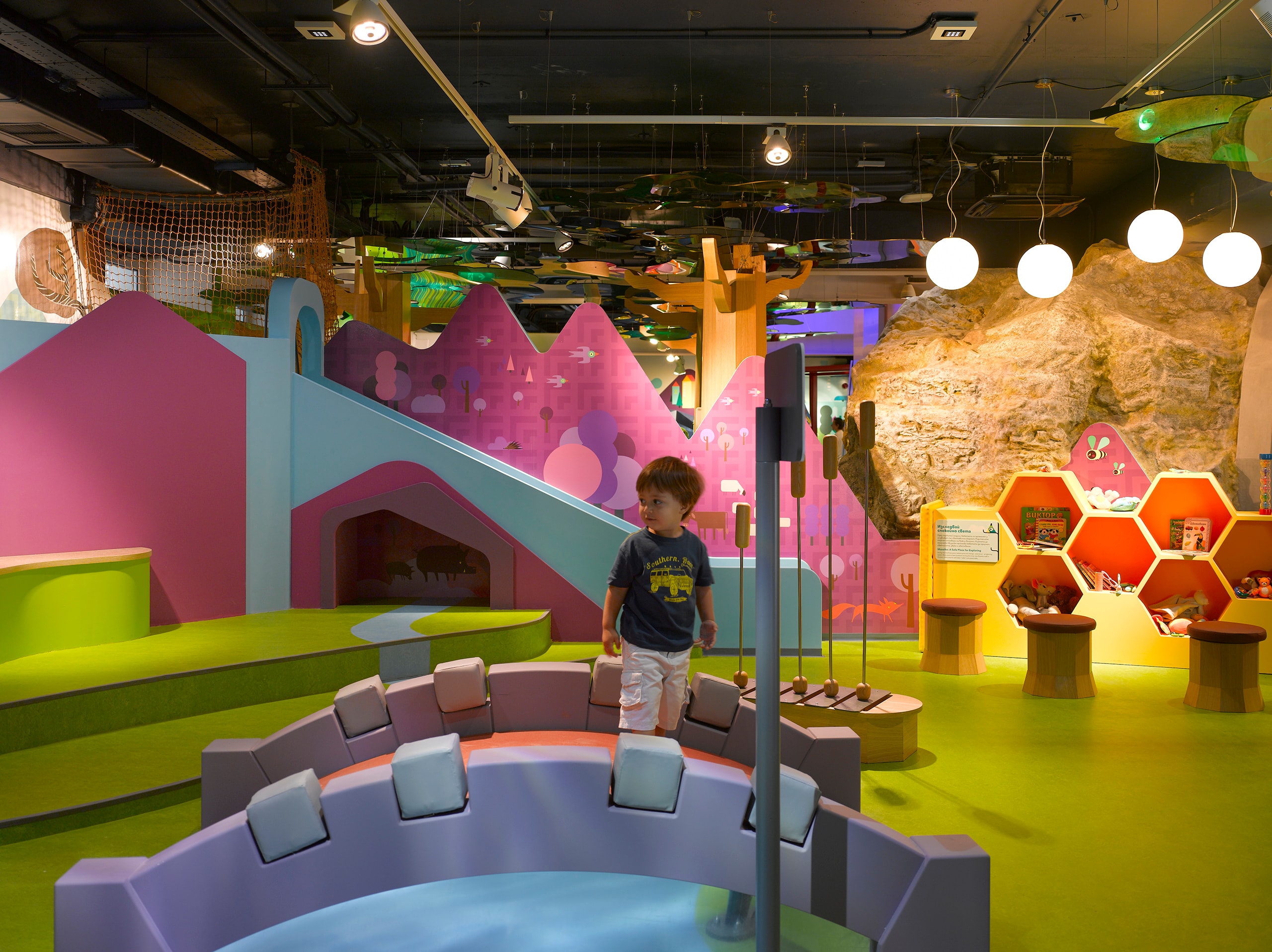 Muzeiko_04_available-light_museum Muzeiko_04_available-light_museum